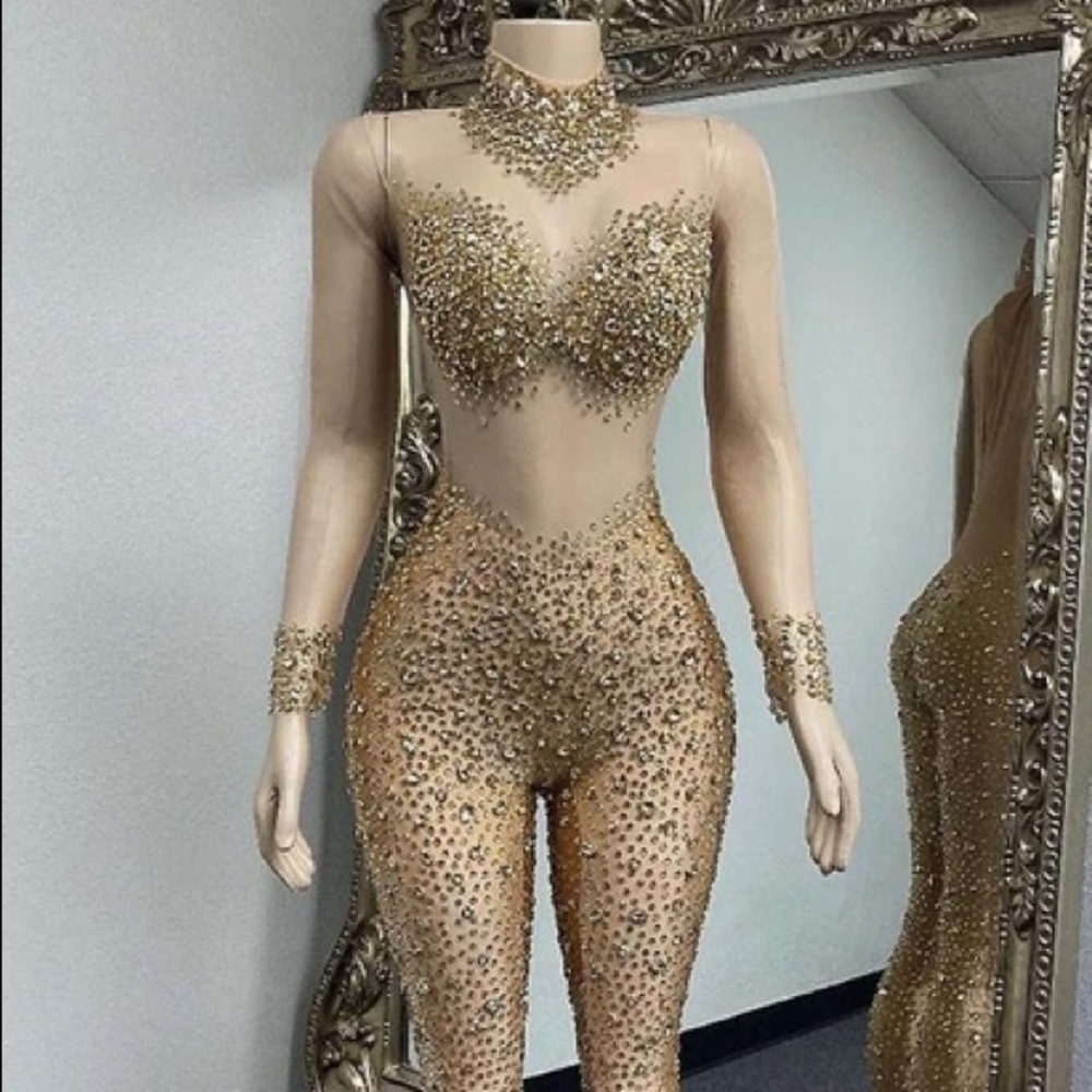 It came super late past my birthday and I didn’t get to wear it for my party.
